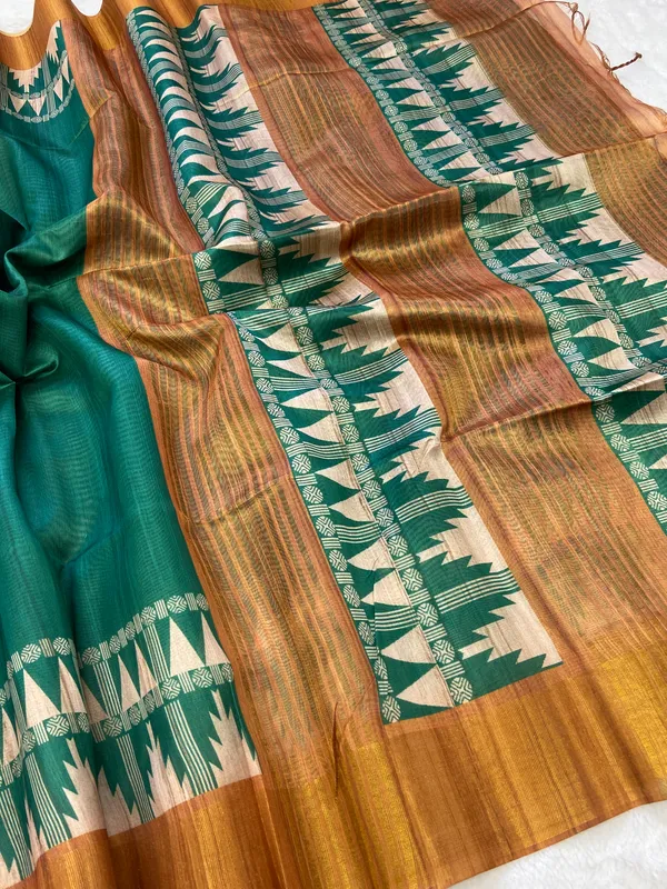 Niharika_Green_–_Dew_Fresh_Navratri_Special_|_Soft_Tussar_Silk_Saree_with_Print,_Border_&_Contrast_Print_Blouse_with_Tassels