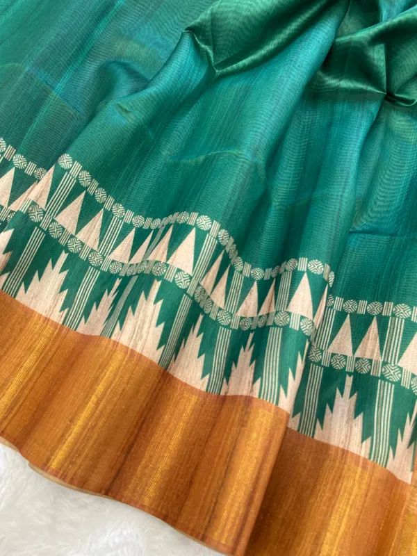 Niharika_Green_–_Dew_Fresh_Navratri_Special_|_Soft_Tussar_Silk_Saree_with_Print,_Border_&_Contrast_Print_Blouse_with_Tassels