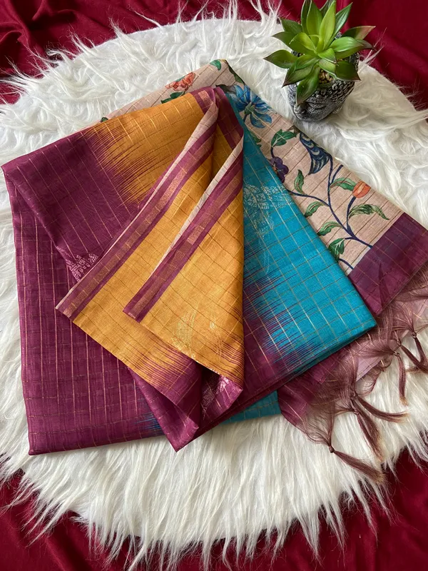 Soft_Semi_Tussar_Silk_sarees_with_Beautiful_Digital_Print_With_Attractive_Border_And_Contrast_Print_Blouse_With_Tassels