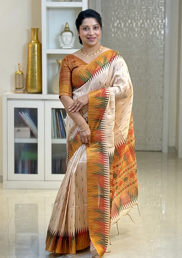 Soft_Tussar_Silk_sarees_with_Beautiful_Print_With_Attractive_Border_And_Contrast_Print_Blouse_With_Tassels