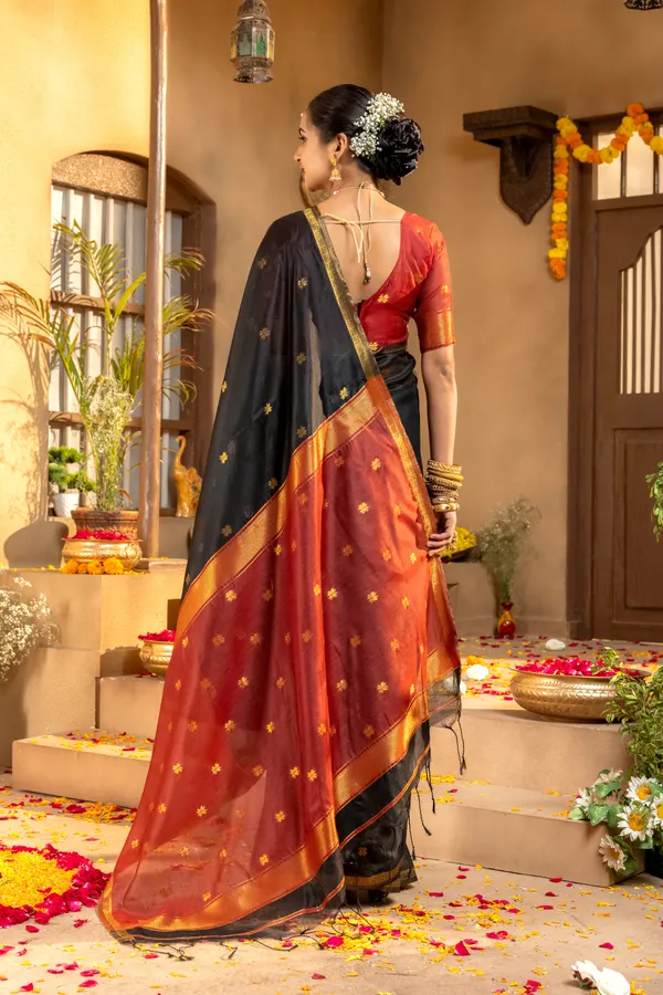 Jasleen_Red_&_Black_–_Wedding_Special_|_Original_Maheswari_Cotton_Silk_Saree_with_Kanchipuram_Rich_Gold-Toned_Woven_Butti_Zari_Work,_Zari_Border