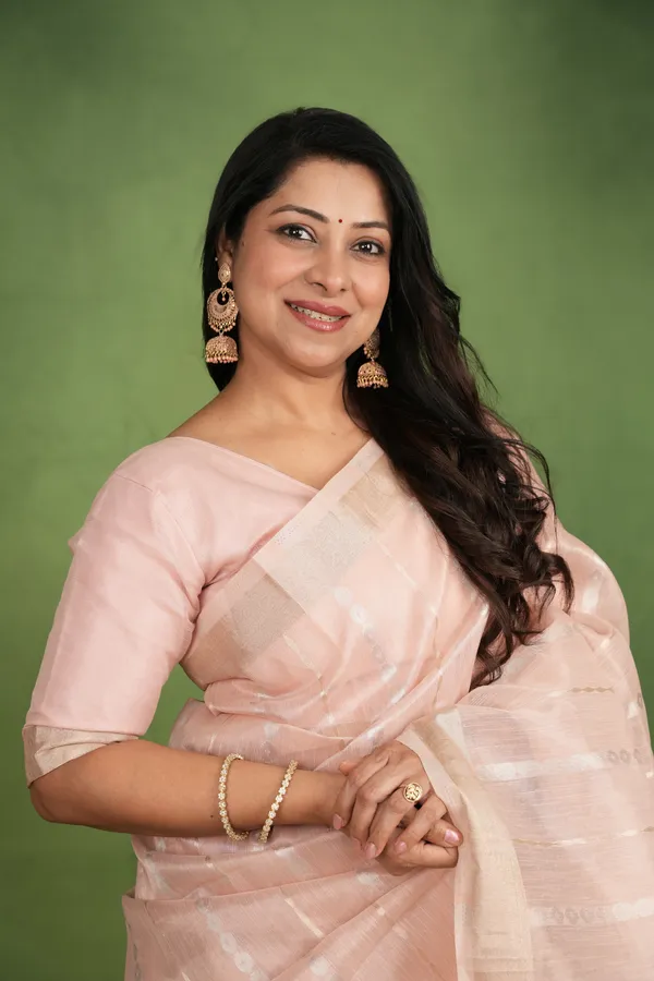 Soft_Linen_Cotton_Silk_sarees_with_Beautiful_Weaving__Zari_Butti_Design_With_Attractive_Border_&_Rich_Pallu__And_Running__Plain_Blouse_With_Tassels