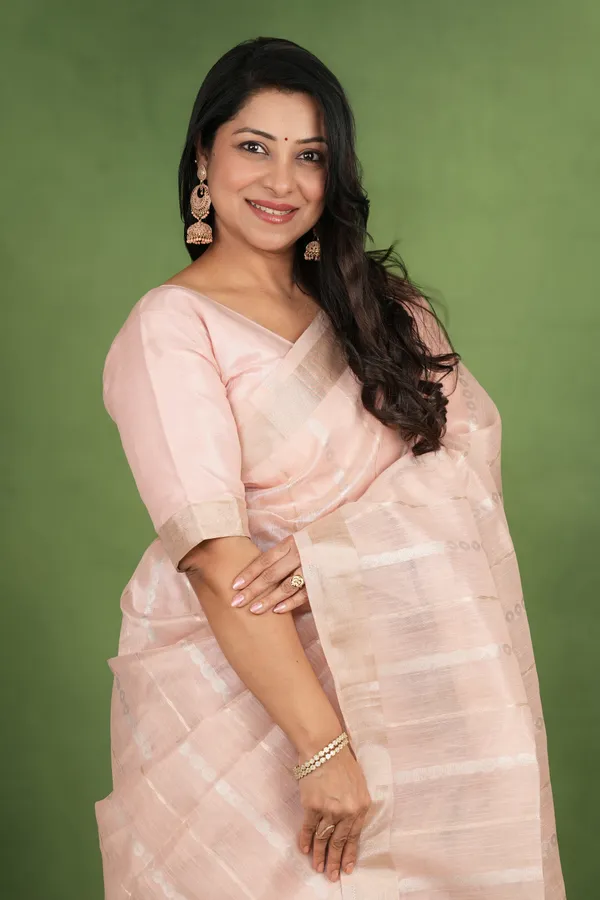 Soft_Linen_Cotton_Silk_sarees_with_Beautiful_Weaving__Zari_Butti_Design_With_Attractive_Border_&_Rich_Pallu__And_Running__Plain_Blouse_With_Tassels