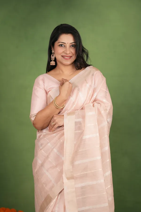 Soft_Linen_Cotton_Silk_sarees_with_Beautiful_Weaving__Zari_Butti_Design_With_Attractive_Border_&_Rich_Pallu__And_Running__Plain_Blouse_With_Tassels