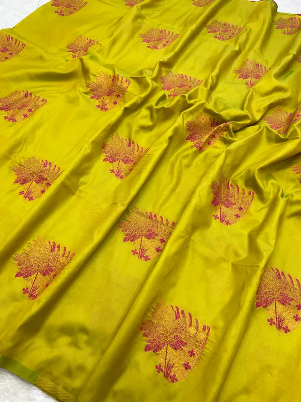 Premium_Soft_Silk_sarees_with_Beautiful_Weaving_Zari_With_Attractive_Two_Tone_Design_And_Weaving_Design_Blouse_With_Tassels