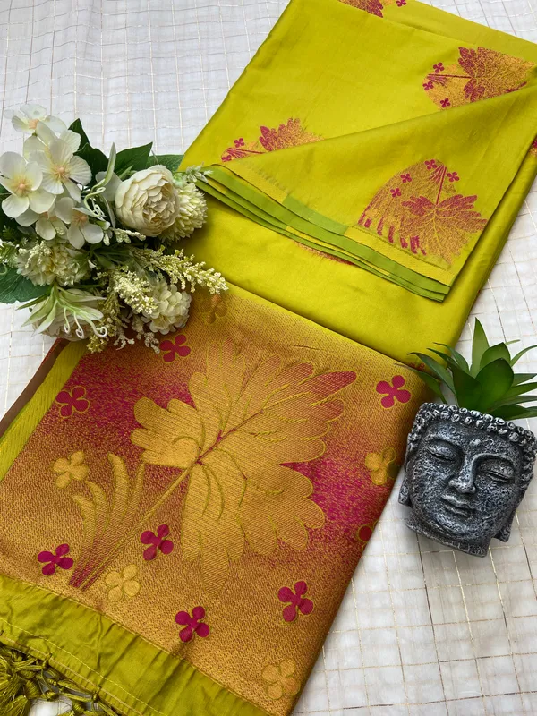 Premium_Soft_Silk_sarees_with_Beautiful_Weaving_Zari_With_Attractive_Two_Tone_Design_And_Weaving_Design_Blouse_With_Tassels