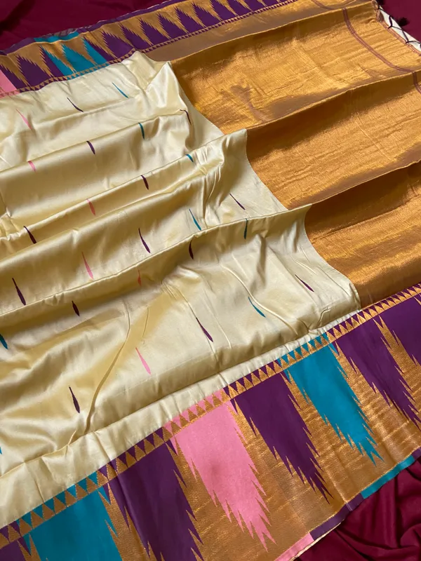 Premium_Soft_Paithani_Silk_sarees_With_Beautiful_Weaving_Pattern_With_Attractive_Rich_Pallu_And_Border_And_Weaving_Blouse_With_Tassels