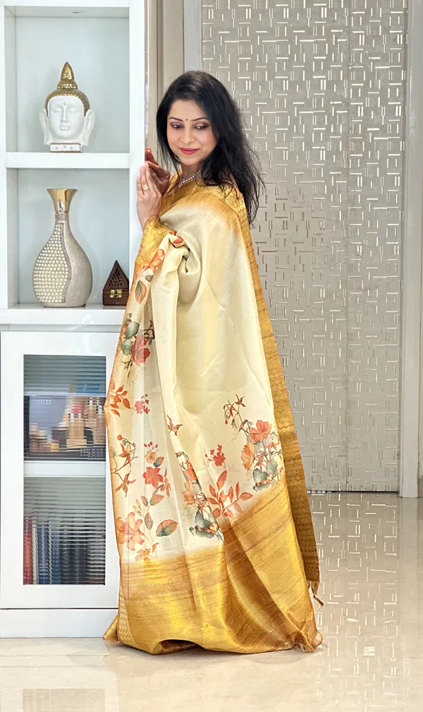 Soft_Tissue_Silk_sarees_with_Beautiful_Digital_Print_With_Attractive_Border_&_Rich_Pallu_With_Sequence_And_Contrast_Print_Blouse_With_Tassels