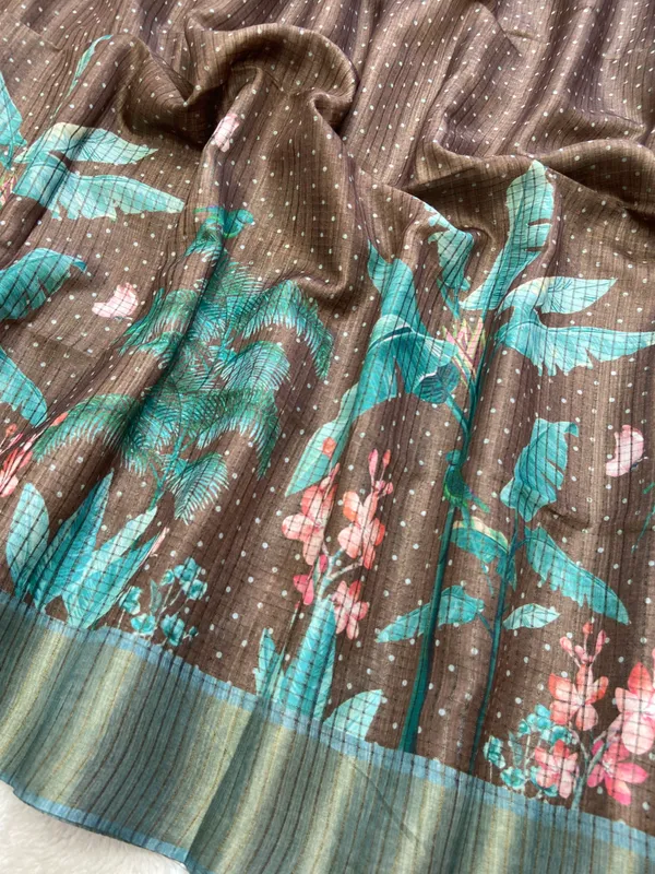 Jisha_Rama_Green_–_Checks_Design_Aesthetic_Edit_for_You_|_Soft_Tussar_Silk_Saree_with_Digital_Print,_Checks_Design_Saree_&_Digital_Print_Blouse