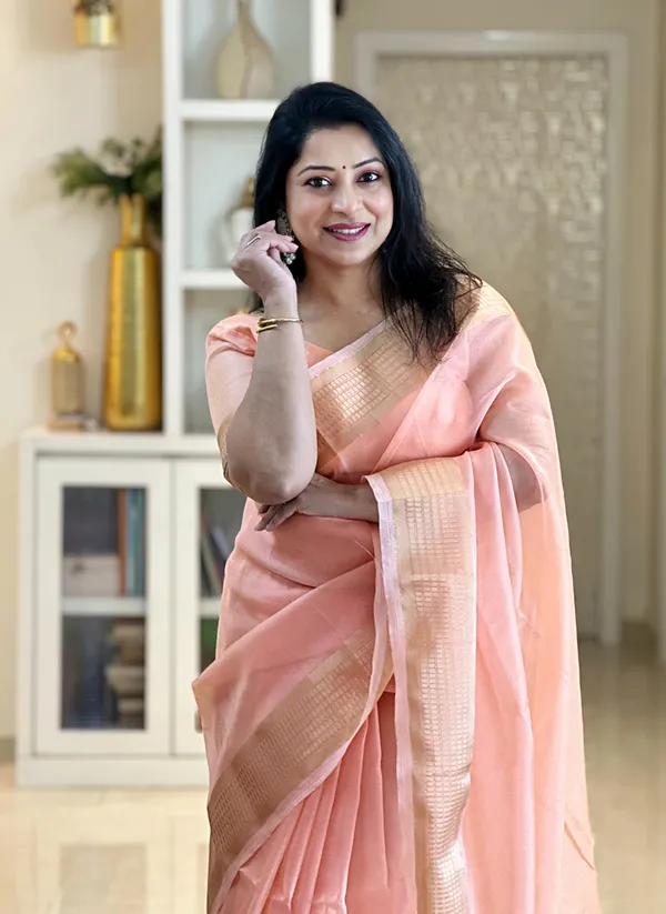 Soft_Tissue_Silk_sarees_with_Beautiful_Weaving_With_Attractive_Border_&_Rich_Pallu_With_Sequence_And_Running_Blouse_With_Tassels