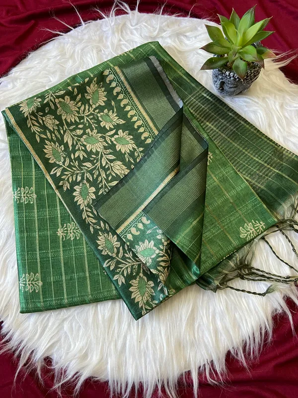 Soft_Semi_Tussar_Silk_sarees_with_Beautiful_Digital_Print_With_Attractive_Border_And_Contrast_Print_Blouse_With_Tassels