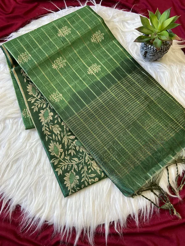 Soft_Semi_Tussar_Silk_sarees_with_Beautiful_Digital_Print_With_Attractive_Border_And_Contrast_Print_Blouse_With_Tassels