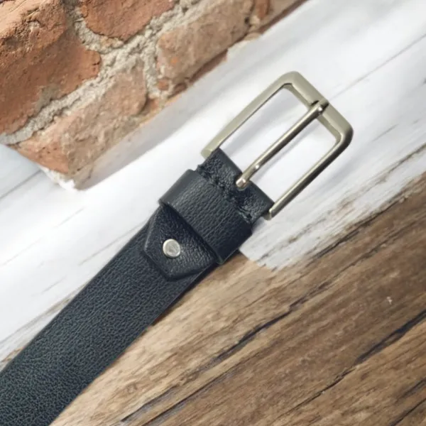 Freacksters_35mm_Shiny_Leather_Belt_for_Men_Timeless_Elegance