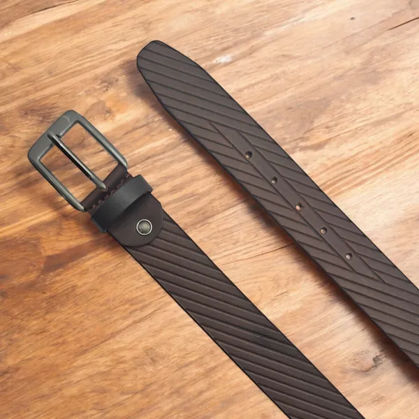 Freacksters_40mm_Brown_Genuine_Leather_Belt_with_Textured_Pattern_Bold_Elegance