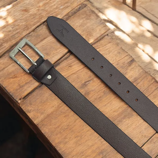 Freacksters_40mm_Brown_Genuine_Leather_Belt_with_Glossy_Finish_Classic_Elegance