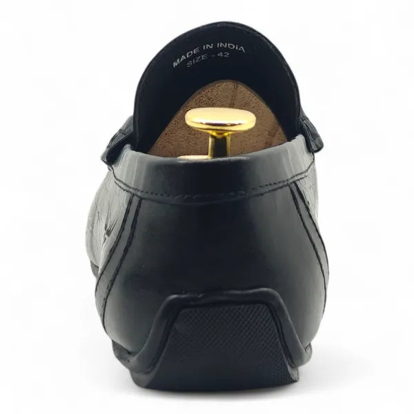 Freacksters_Black_Croco-Pattern_Leather_Slip-On_Loafers_–_Sophisticated_Elegance