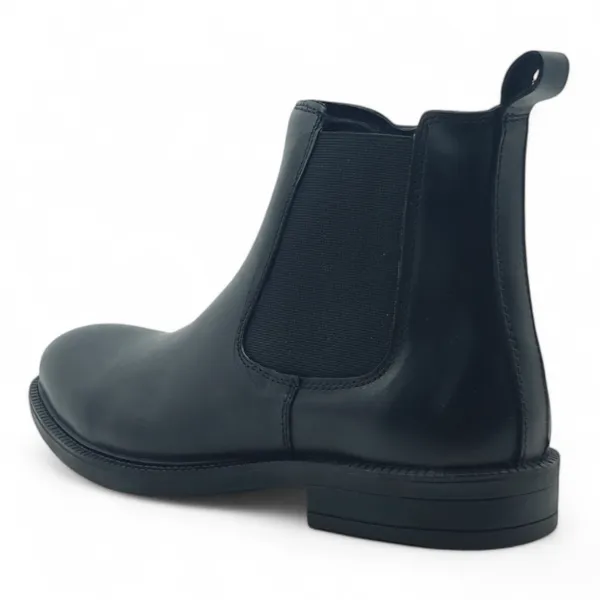 Freacksters_Black_Side-Zip_Chelsea_Boots__A_Modern_Take_on_Classic_Style