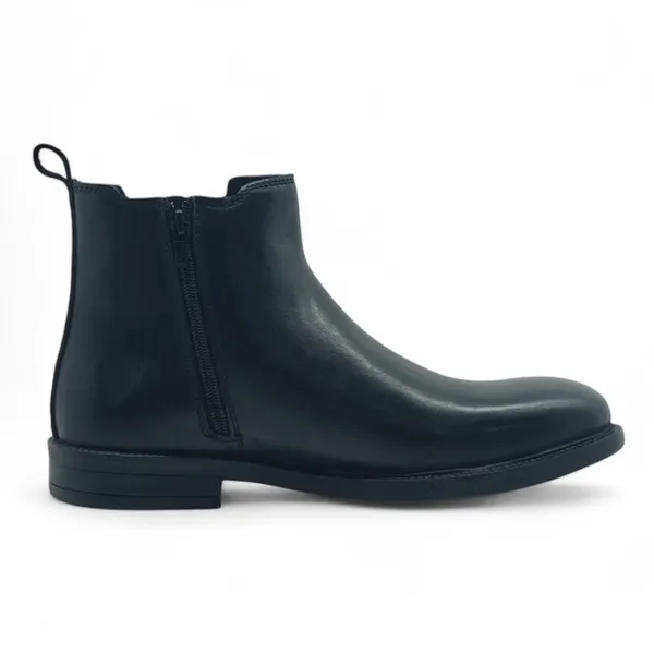 Freacksters_Black_Side-Zip_Chelsea_Boots__A_Modern_Take_on_Classic_Style