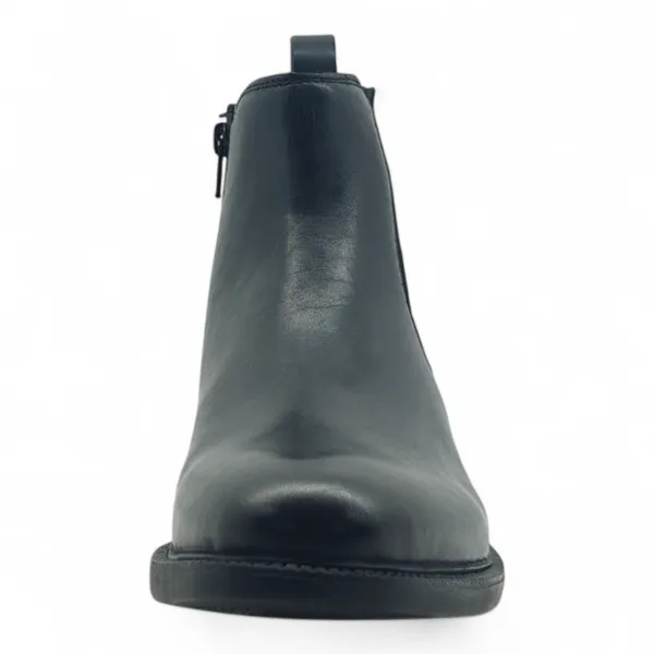Freacksters_Black_Side-Zip_Chelsea_Boots__A_Modern_Take_on_Classic_Style