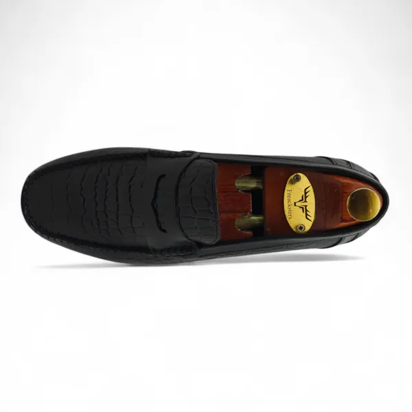 Freacksters_Black_Croco-Pattern_Leather_Slip-On_Loafers_–_Bold_Elegance