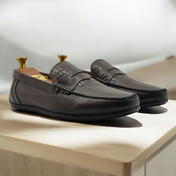 Freacksters_Brown_Croco-Pattern_Leather_Slip-On_Loafers_–_Classic_Elegance