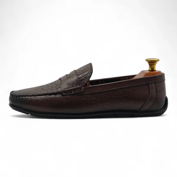 Freacksters_Brown_Croco-Pattern_Leather_Slip-On_Loafers_–_Classic_Elegance