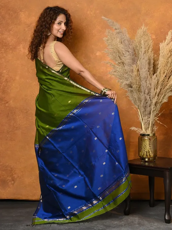 Attractive_Cotton_Silk_Saree_With_Flaunt_Blouse_Piece