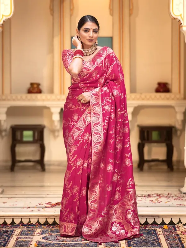 Chatoyant_Dark_Pink_Soft_Silk_Saree_With_Chatoyant_Blouse_Piece