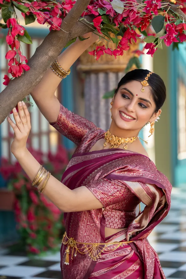 Designer_Pink_Kanjivaram_Silk_Saree_With_Ethnic_Blouse_Piece
