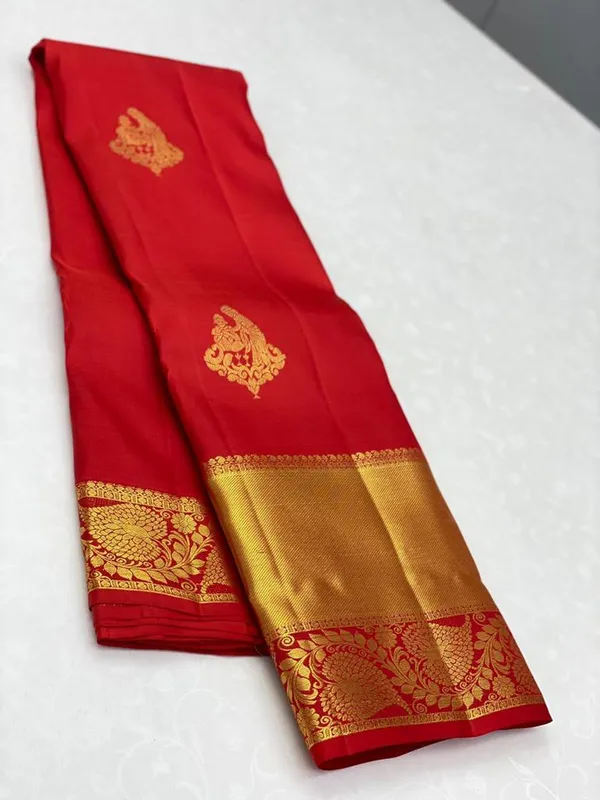 Desirable_Red_Soft_Banarasi_Silk_Saree_With_Classic_Blouse_Piece
