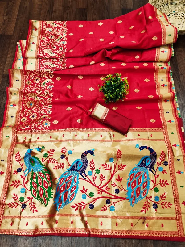 Desultory_red_Paithani_Silk_Saree_With_Embrocation_Blouse_Piece