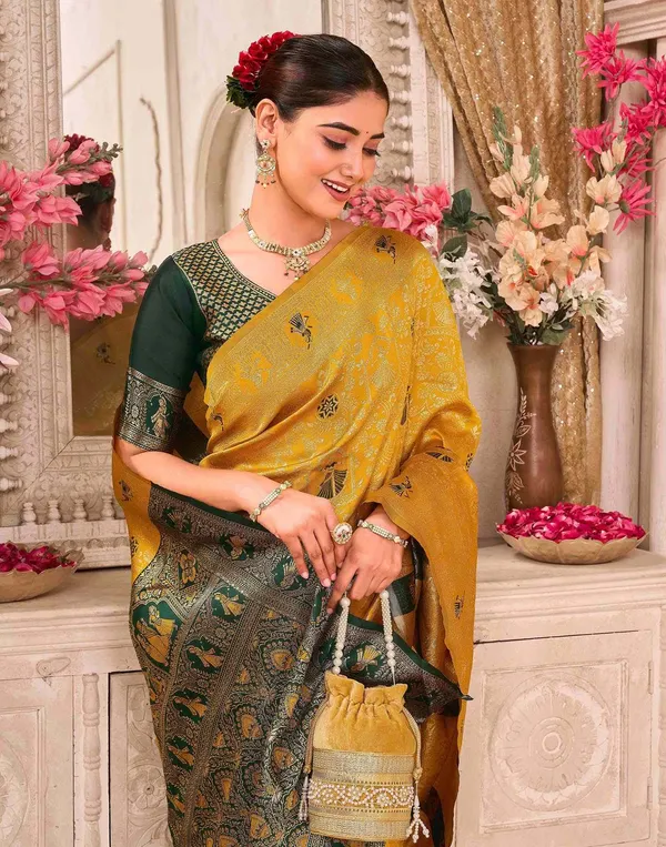 Effervescent_Soft_Banarasi_Silk_Saree_With_Elision_Blouse_Piece