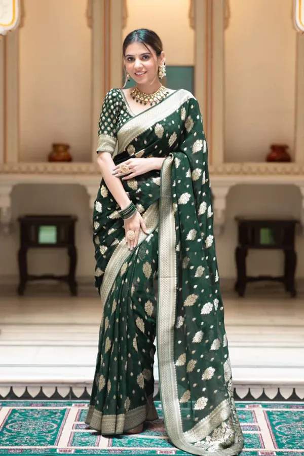 Exceptional_Dark_Green_Soft_Banarasi_Silk_Saree_With_Exceptional_Blouse_Piece