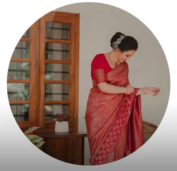 Flameboyant_Red_Soft_Silk_Saree_With_Demure_Blouse_Piece