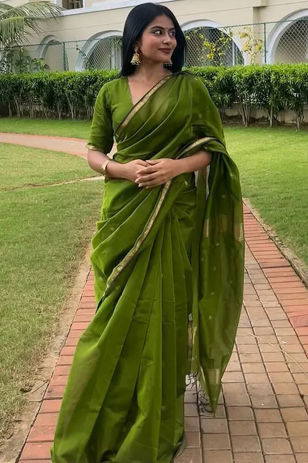 Flattering_Cotton_Silk_Saree_With_Classy_Blouse_Piece
