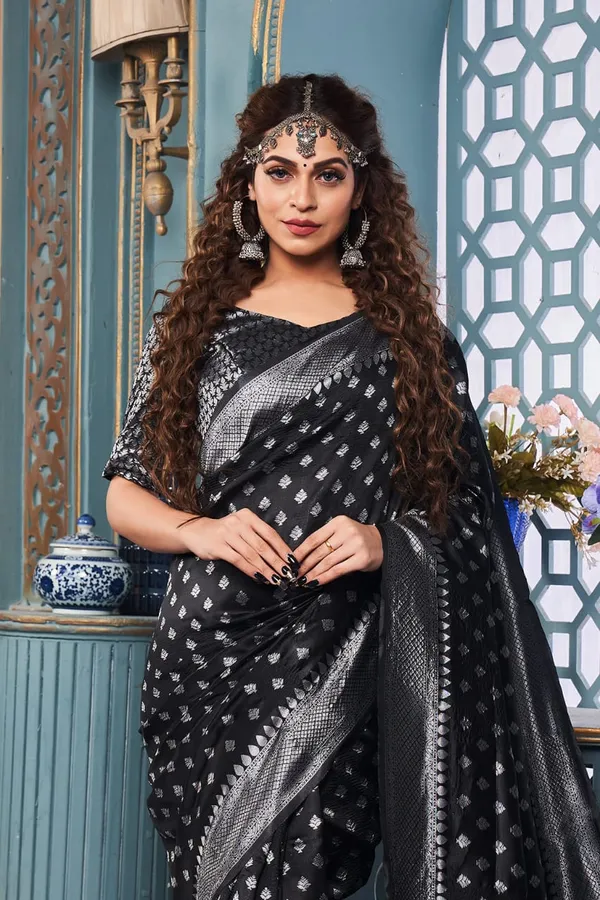 Gleaming_Black_Soft_Banarasi_Silk_Saree_With_Intricate_Blouse_Piece