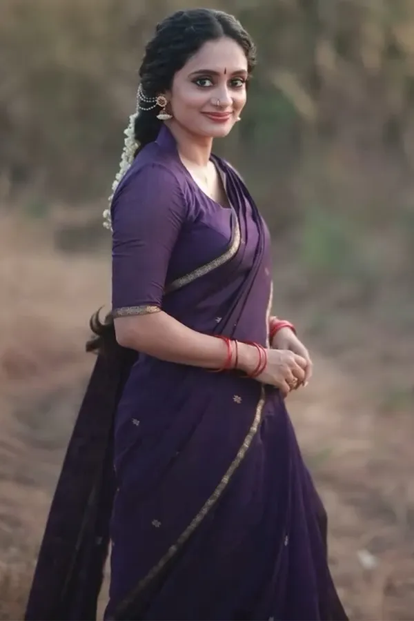 Glowing_Cotton_Silk_Saree_With_Attractive_Blouse_Piece