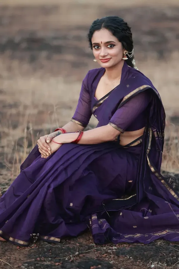 Glowing_Cotton_Silk_Saree_With_Attractive_Blouse_Piece