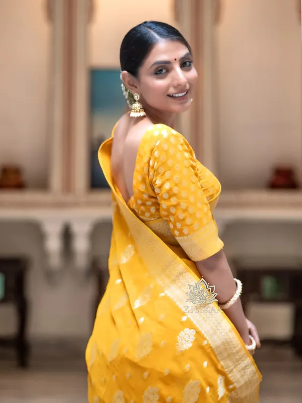 Hypnotic_Yellow_Soft_Banarasi_Silk_Saree_With_Impressive_Blouse_Piece