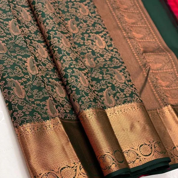 Luxuriant_Green_Soft_Silk_Saree_With_Allure_Blouse_Piece