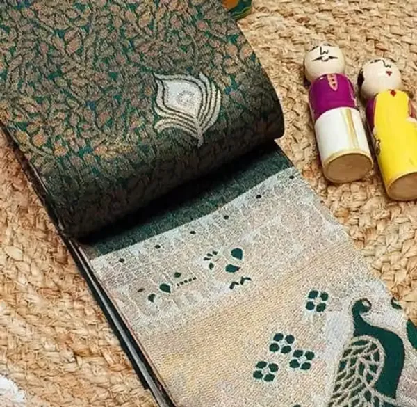 Mesmeric_Soft_Banarasi_Silk_Saree_With_Inspiring_Blouse_Piece