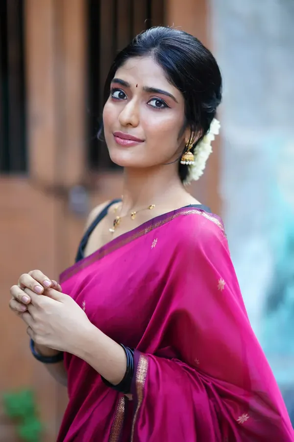 Outstanding_Cotton_Silk_Saree_With_Deserving_Blouse_Piece