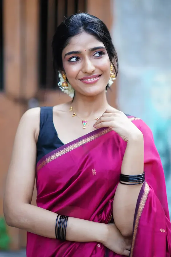 Outstanding_Cotton_Silk_Saree_With_Deserving_Blouse_Piece
