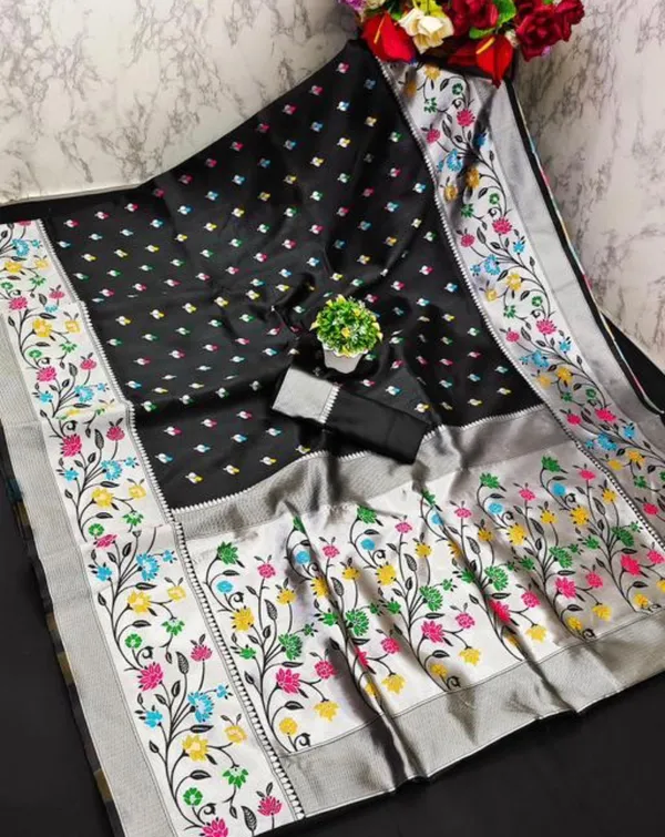 Pleasant_Black_Paithani_Silk_Saree_With_Radiant_Blouse_Piece