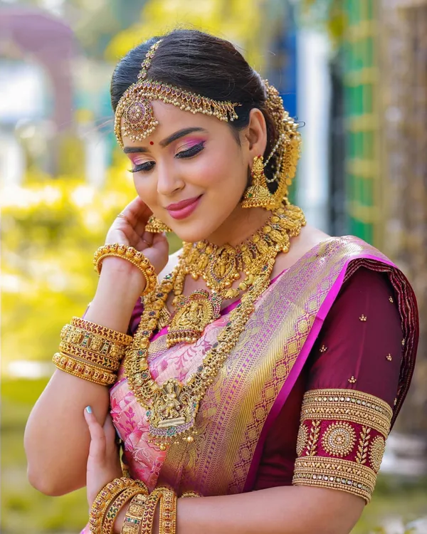 Quintessential_Pink_Soft_Banarasi_Silk_Saree_With_Nemesis_Blouse_Piece