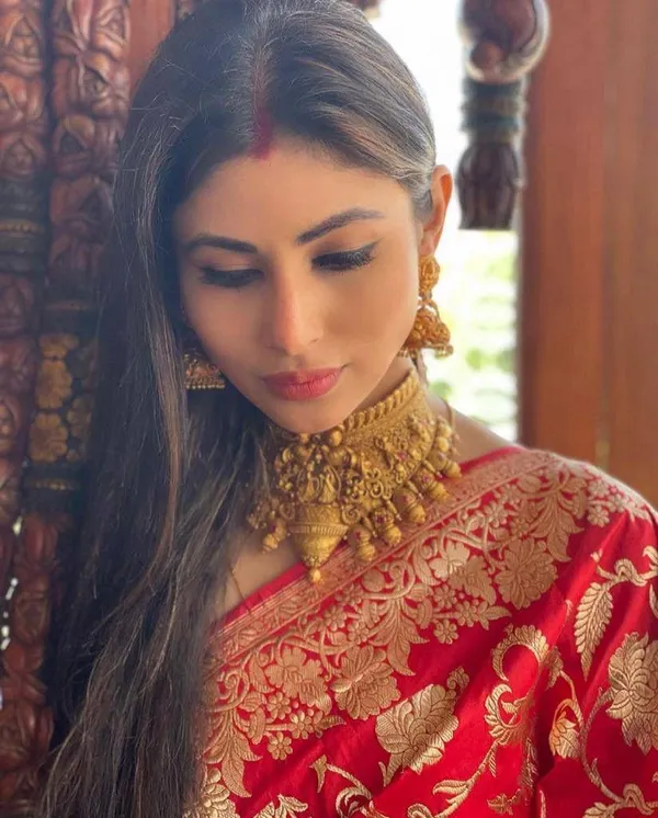Sophisticated_Red_Soft_Silk_Saree_With_Amazing_Blouse_Piece
