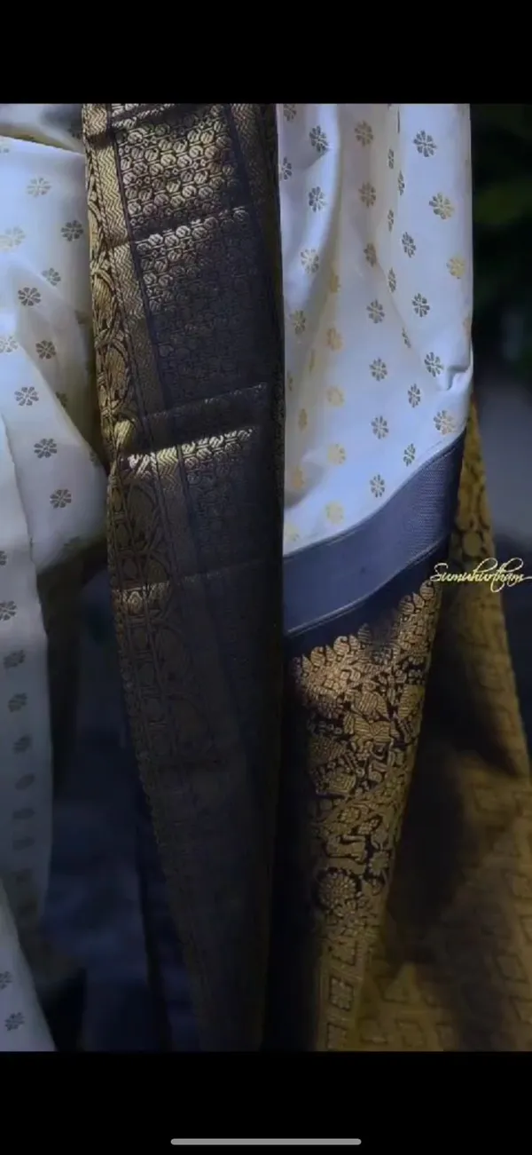 Wonderful_Off_White_Soft_Silk_Saree_With_Desiring_Blouse_Piece