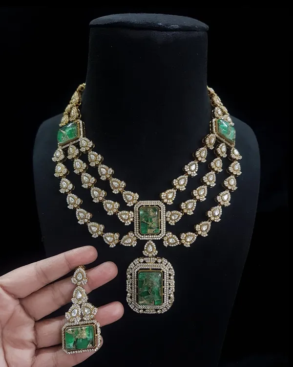 Premium_Quality_Product_Stone_Kundan_AD_Based_Necklace_Set_with_Earring