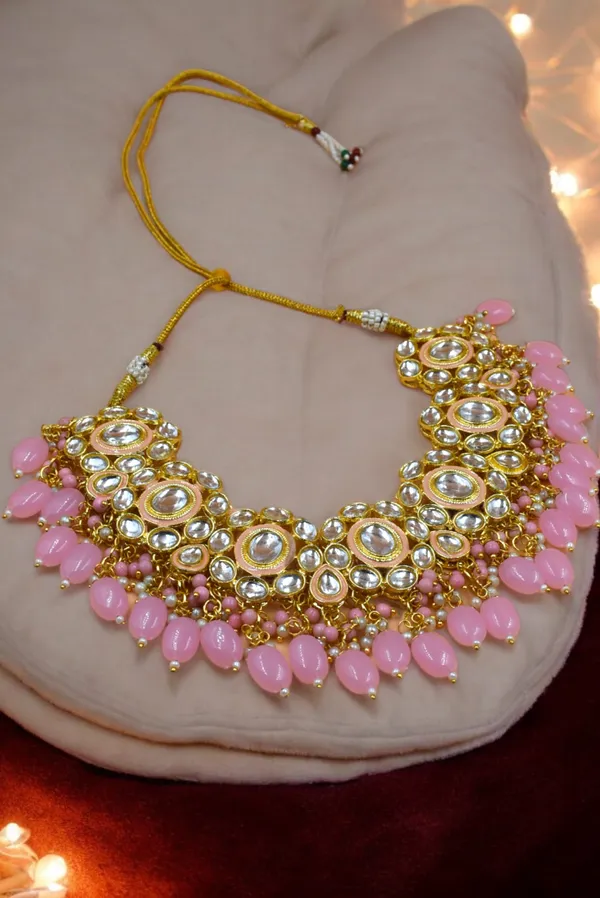 Baby_Pink_Necklace_Set_and_Earrings_with_Maang_Tikka