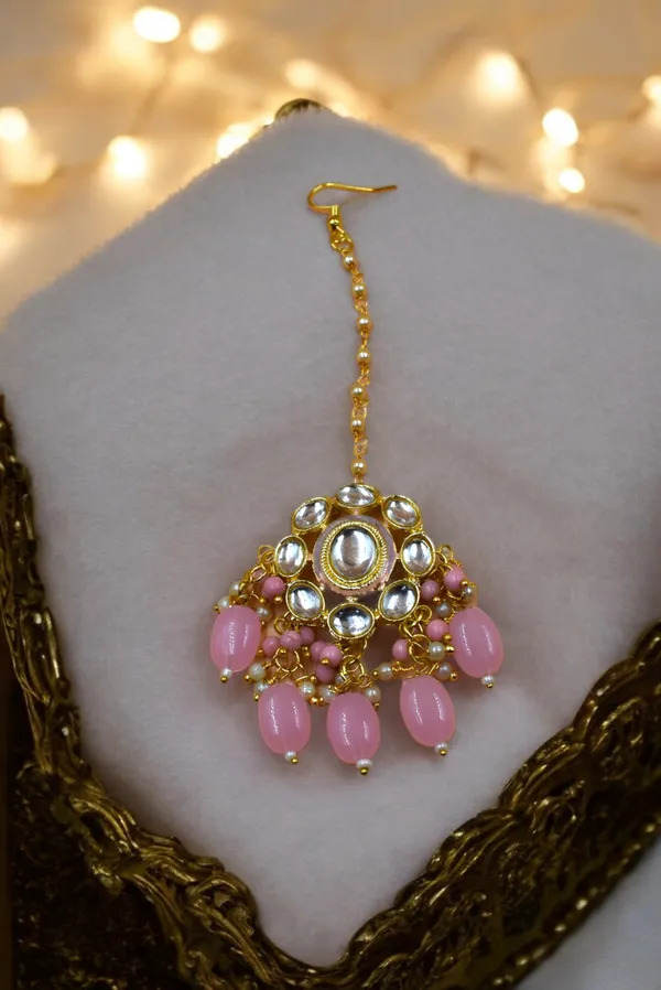 Baby_Pink_Necklace_Set_and_Earrings_with_Maang_Tikka